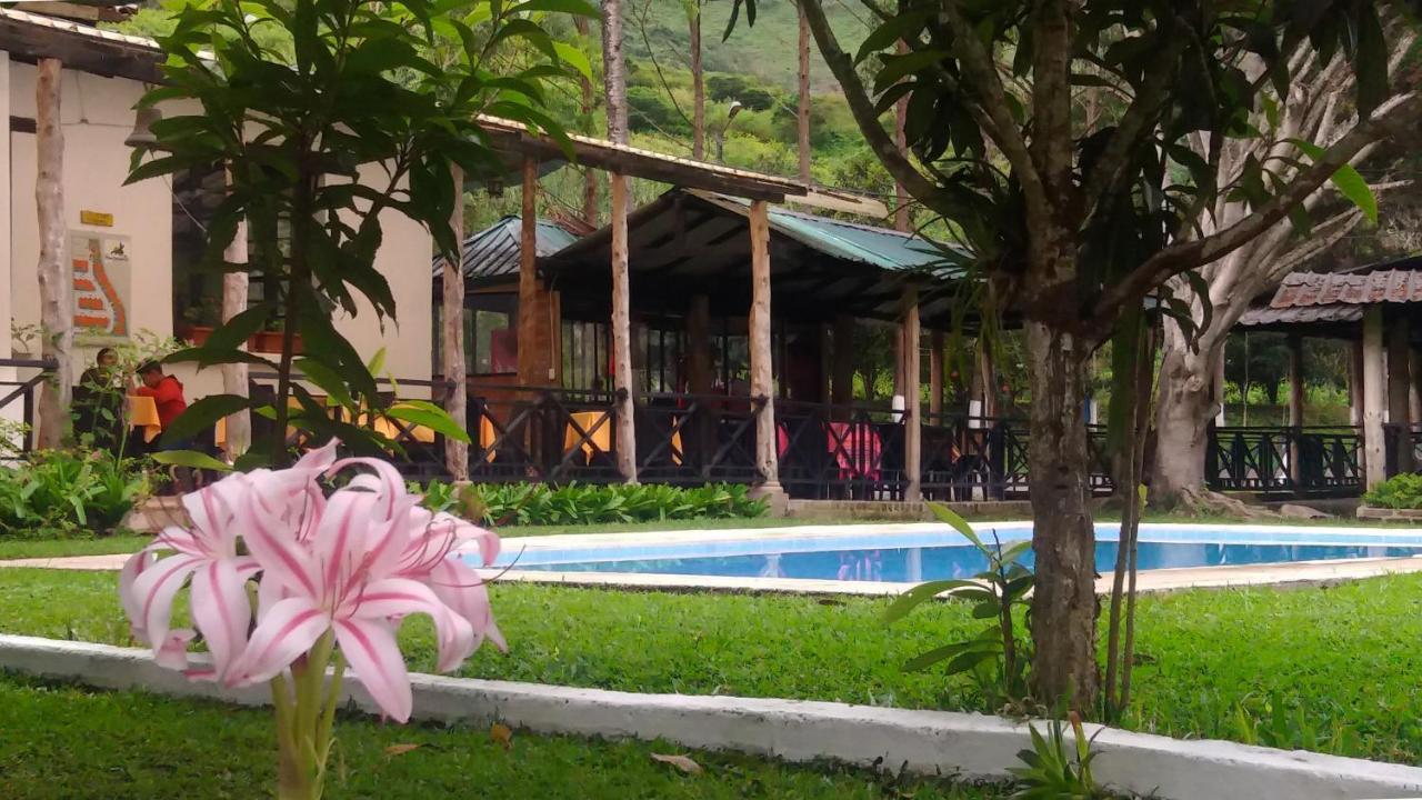 Hosteria La Eterna Primavera Huigra ภายนอก รูปภาพ